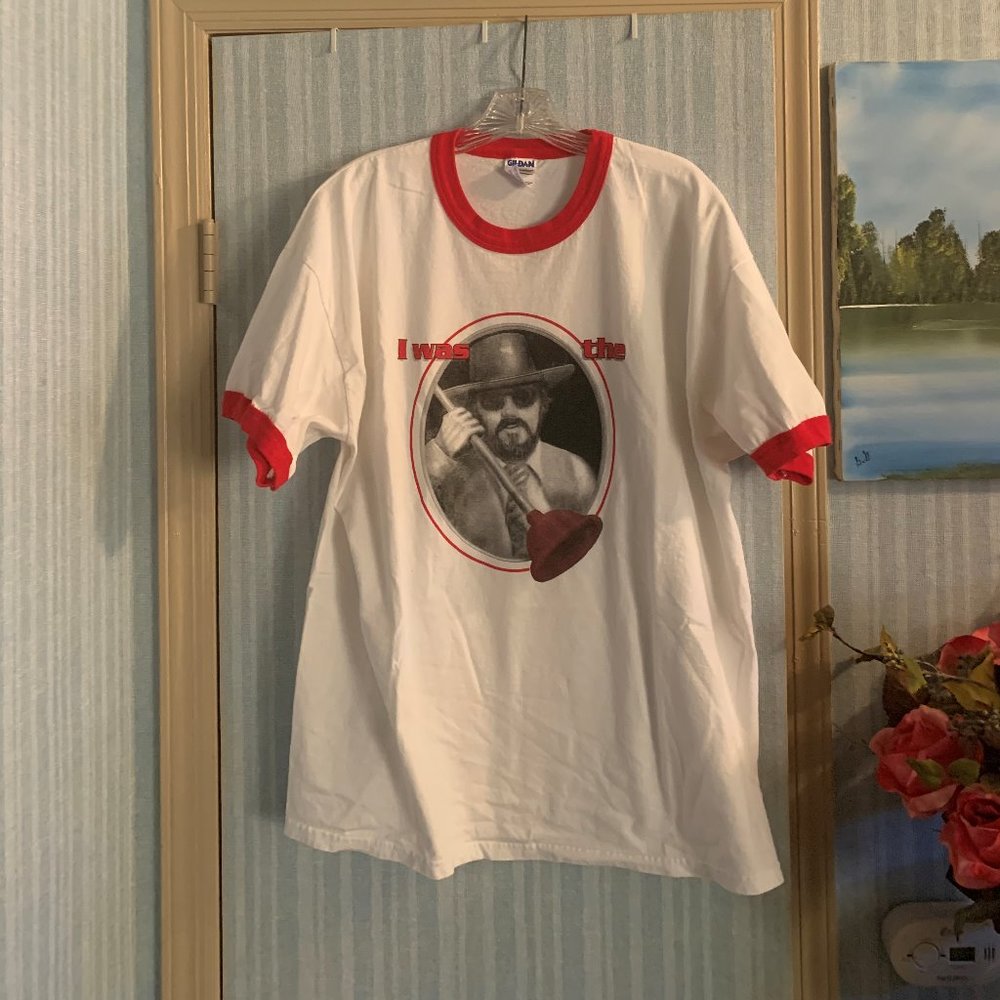 Gildan Men's White T-Shirt w/Red Trim